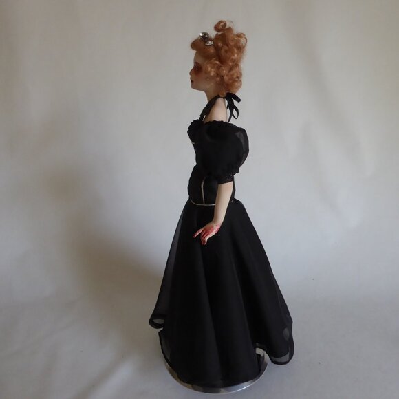 OOAK 18” DRACULA BRIDE VAMPIRE LUCY SCARY GOTHIC HORROR UNDEAD DOLL PROP ODDITY - Picture 8 of 16